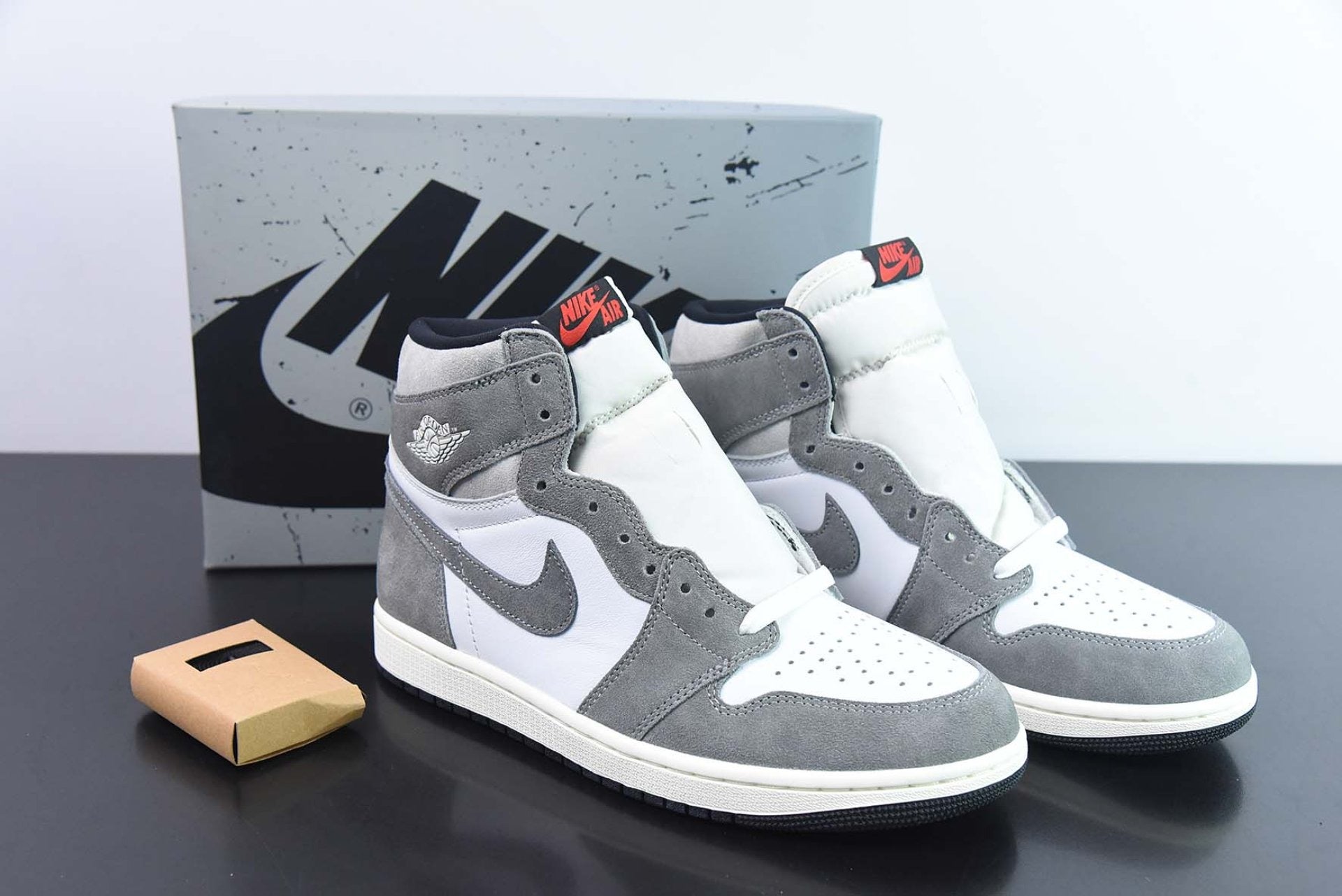 Air Jordan 1 Retro High OG Washed Black