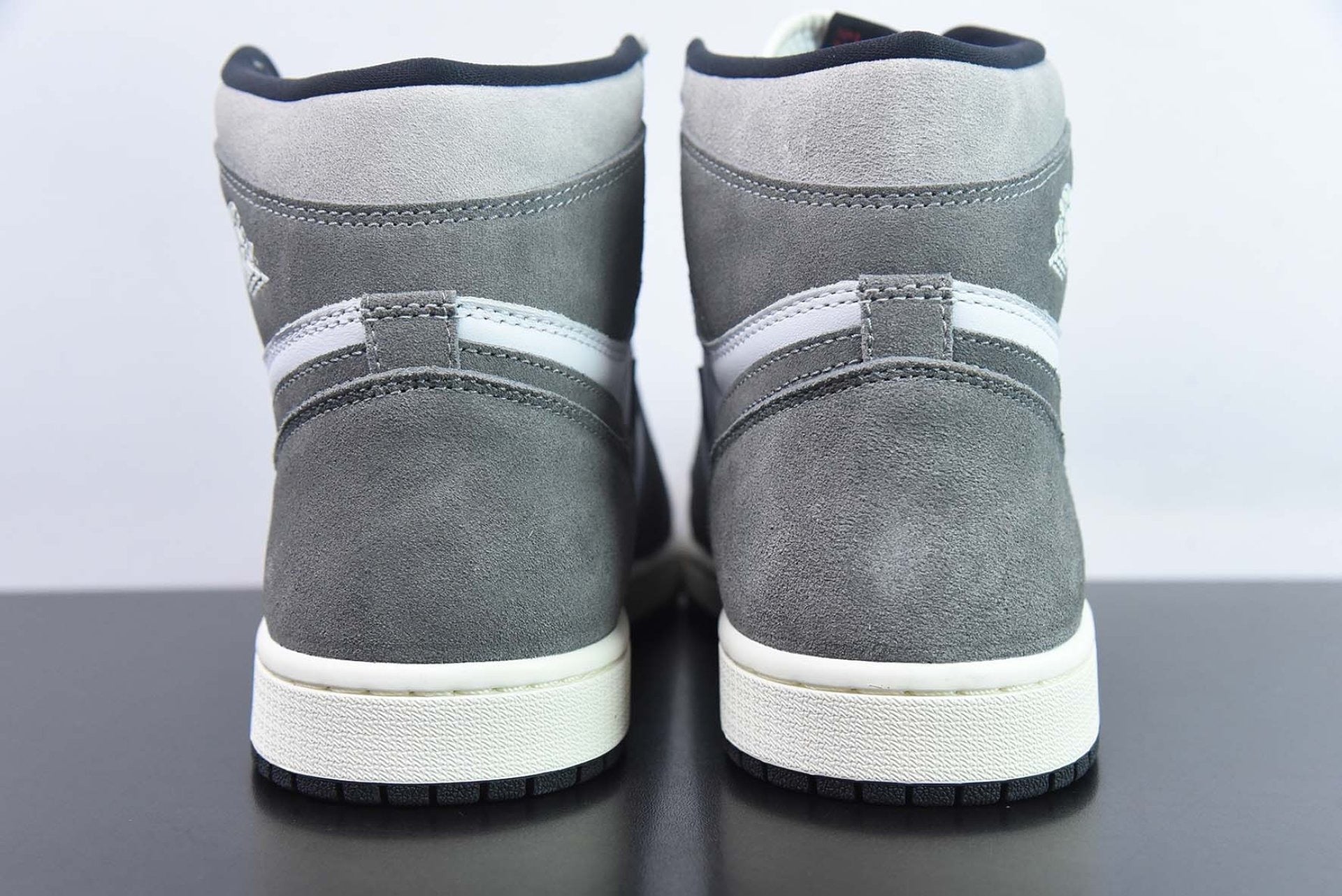 Air Jordan 1 Retro High OG Washed Black