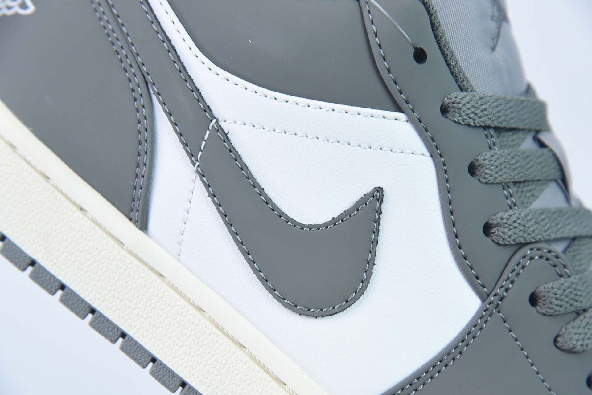 Air Jordan 1 Low 85 Wings Phantom