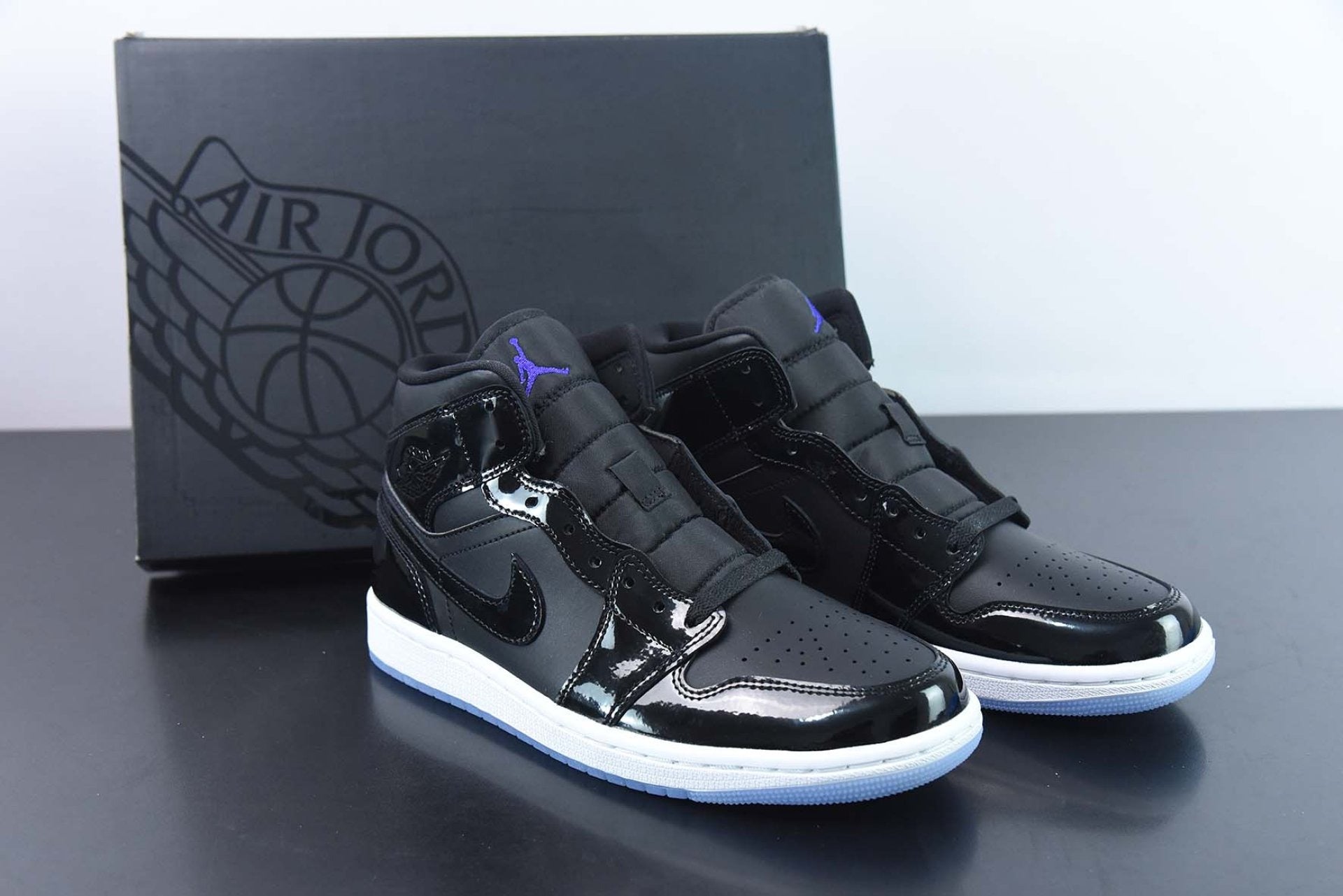 Air Jordan 1 Mid SE Space Jam