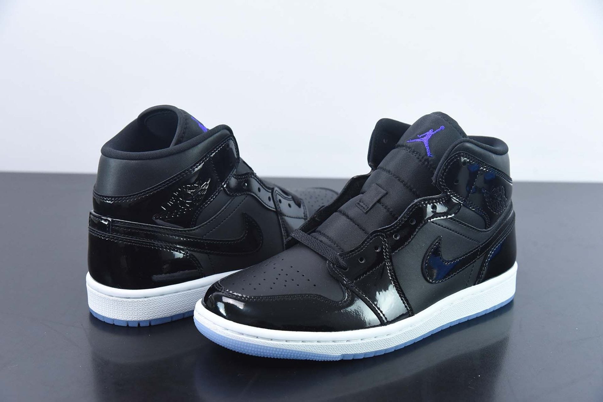 Air Jordan 1 Mid SE Space Jam