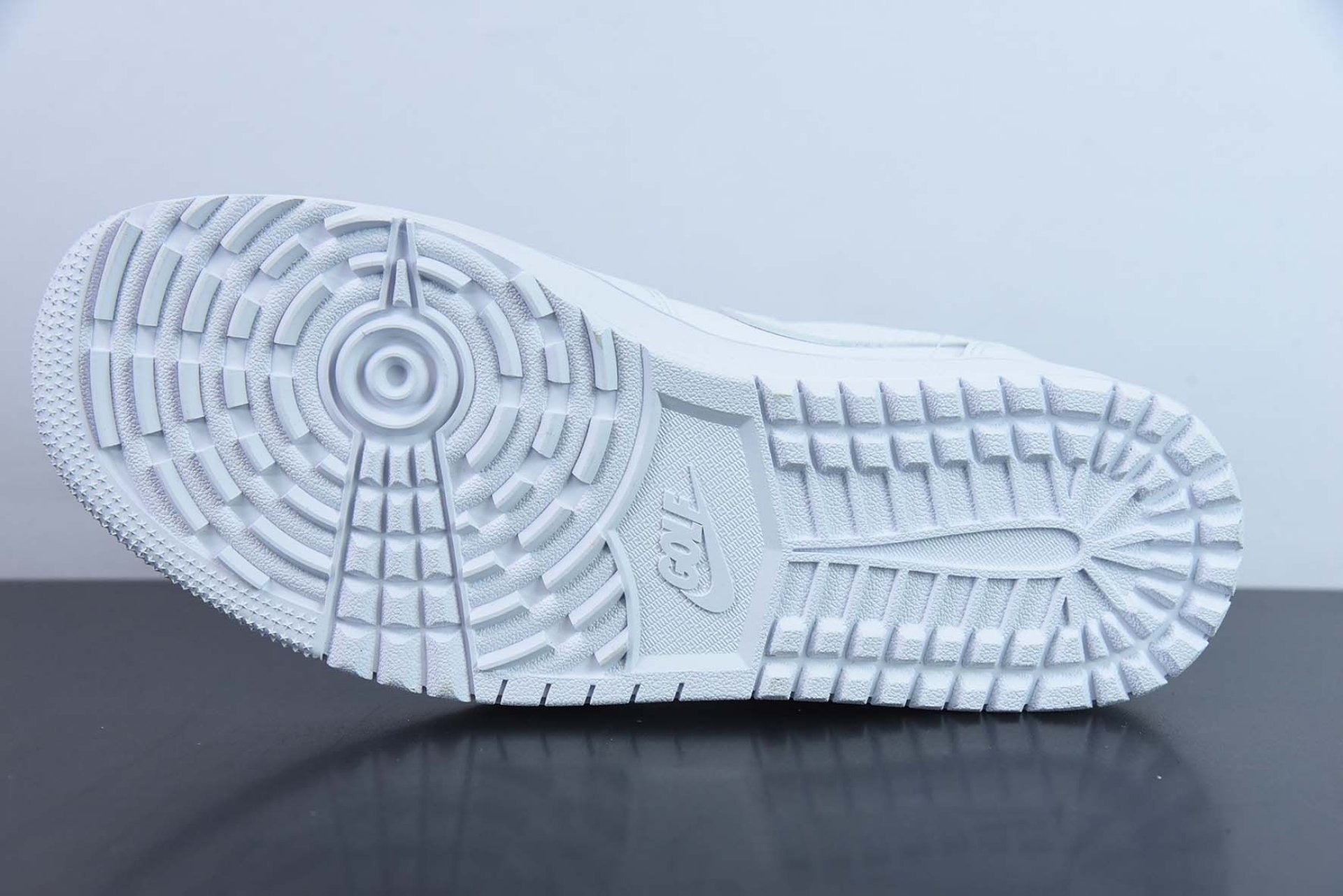 Air Jordan 1 Retro Low Golf White Croc