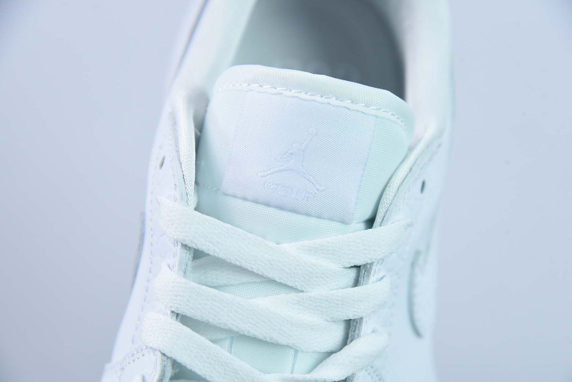 Air Jordan 1 Retro Low Golf White Croc