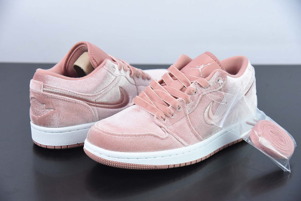Air Jordan 1 Low SE Pink Velvet