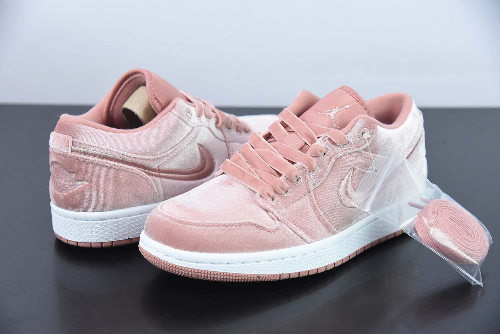 Air Jordan 1 Low SE Pink Velvet