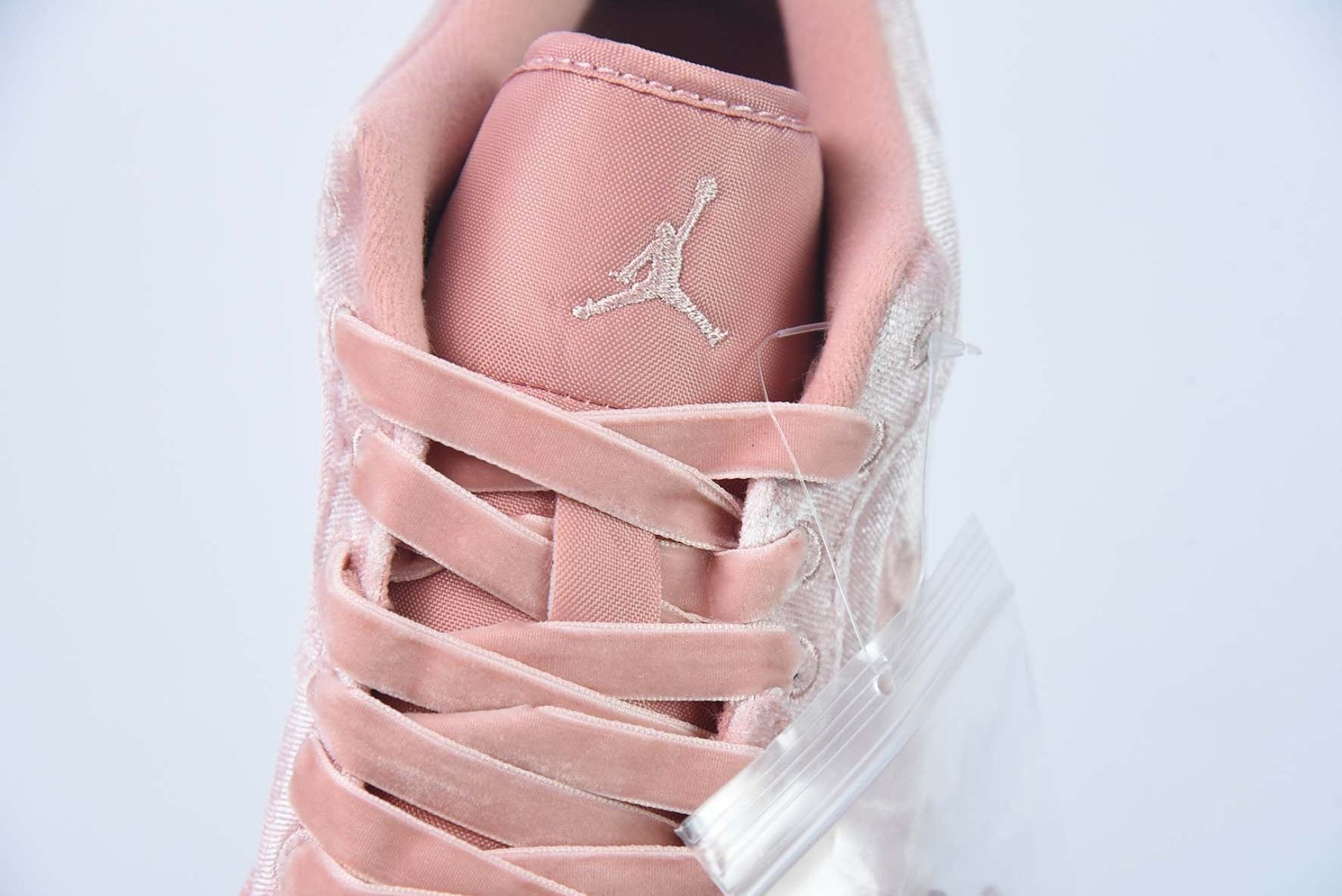 Air Jordan 1 Low SE Pink Velvet