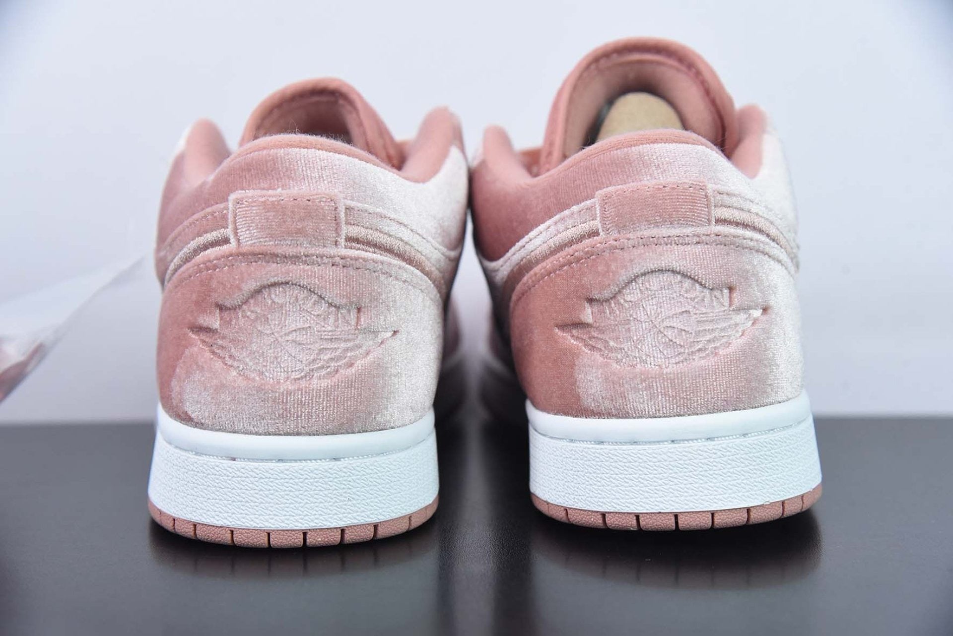 Air Jordan 1 Low SE Pink Velvet