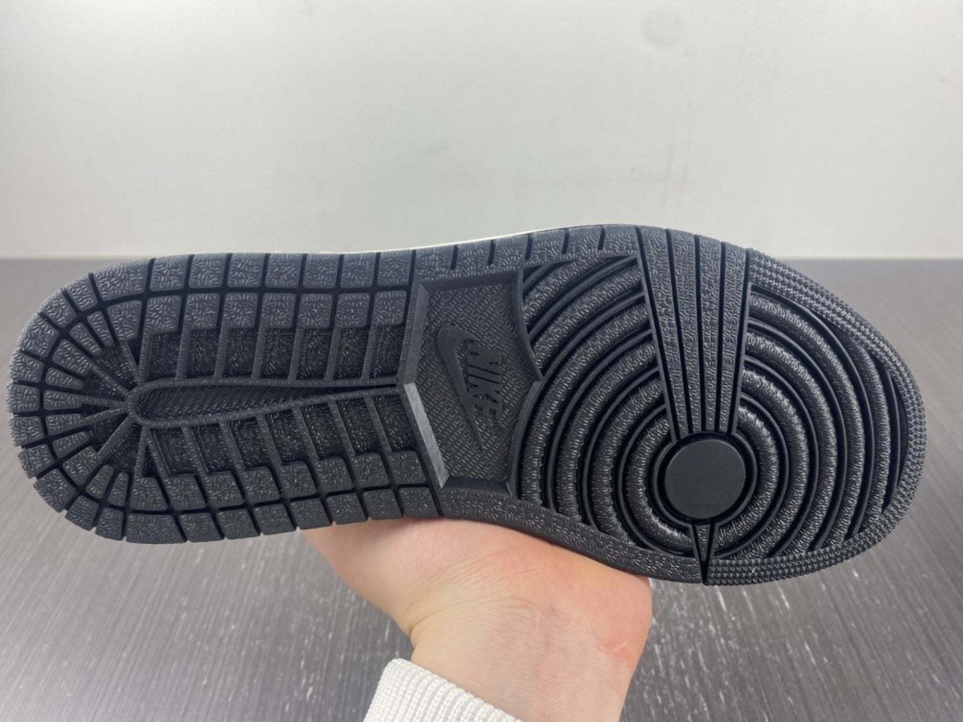 Air Jordan 1 Retro High OG Skyline