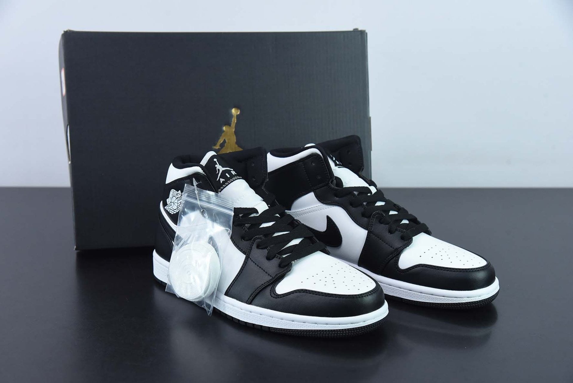 Air Jordan 1 Mid Panda Women's