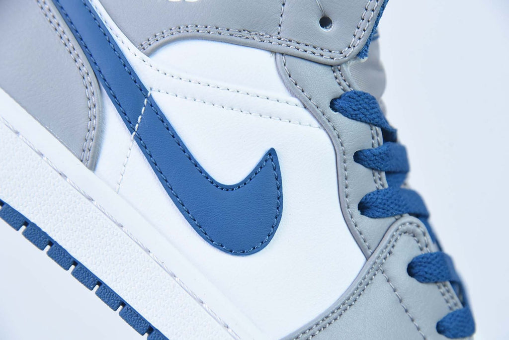 Air Jordan 1 Mid True Blue