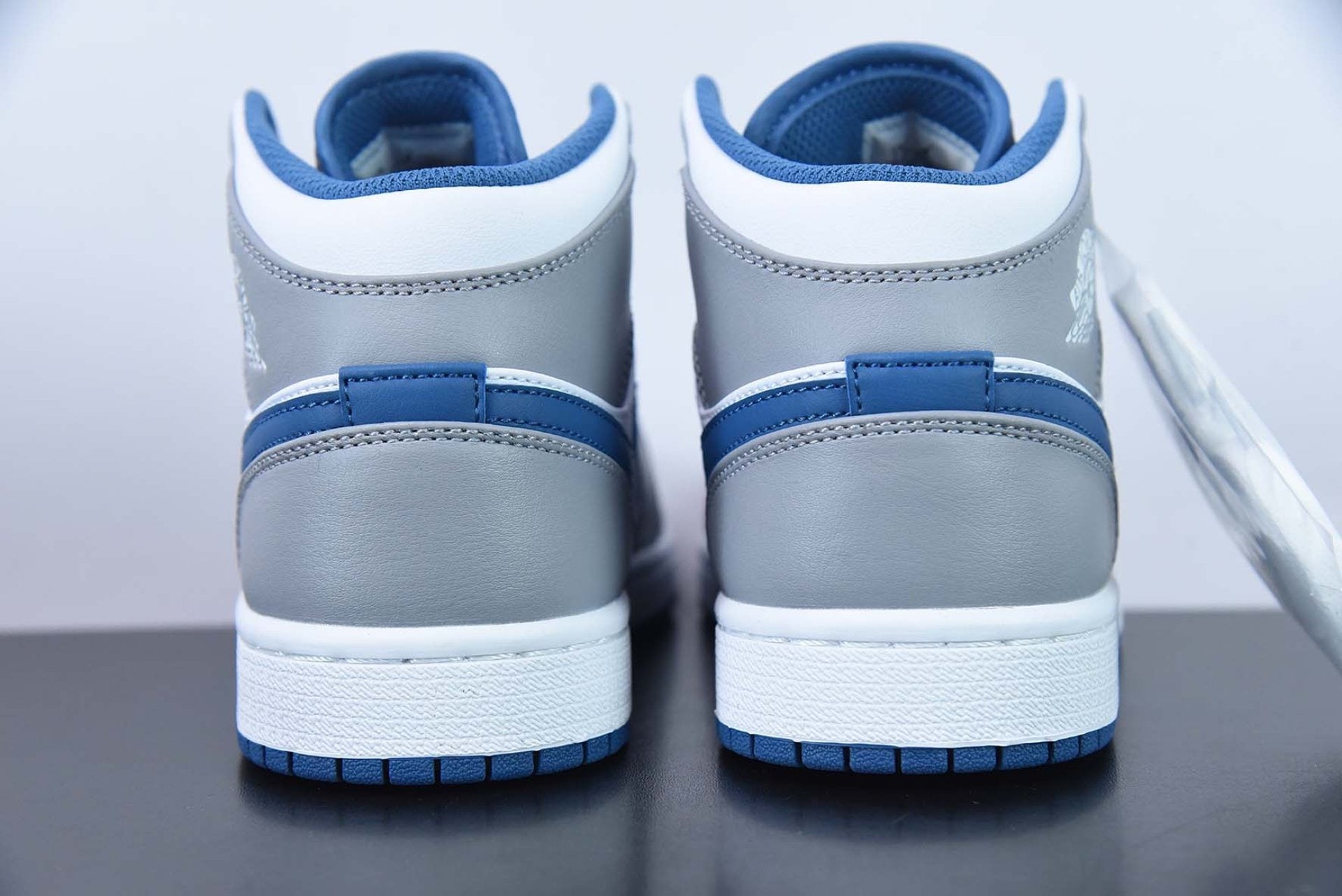 Air Jordan 1 Mid True Blue