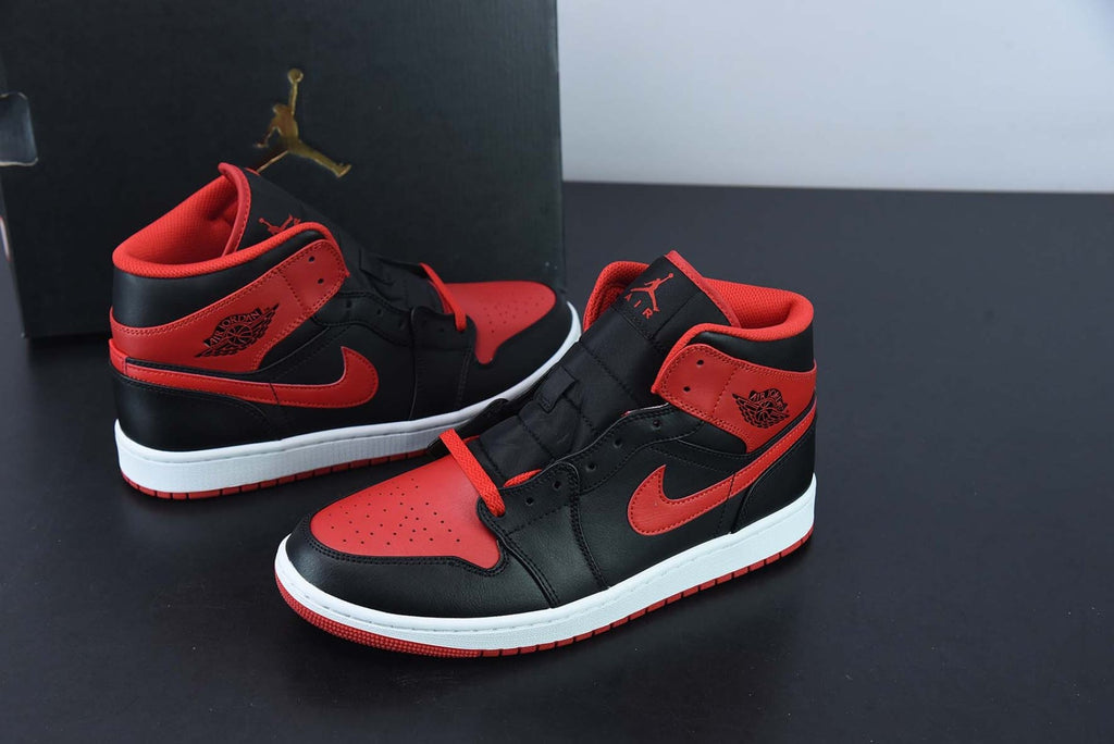 Air Jordan 1 Mid Alternate Bred