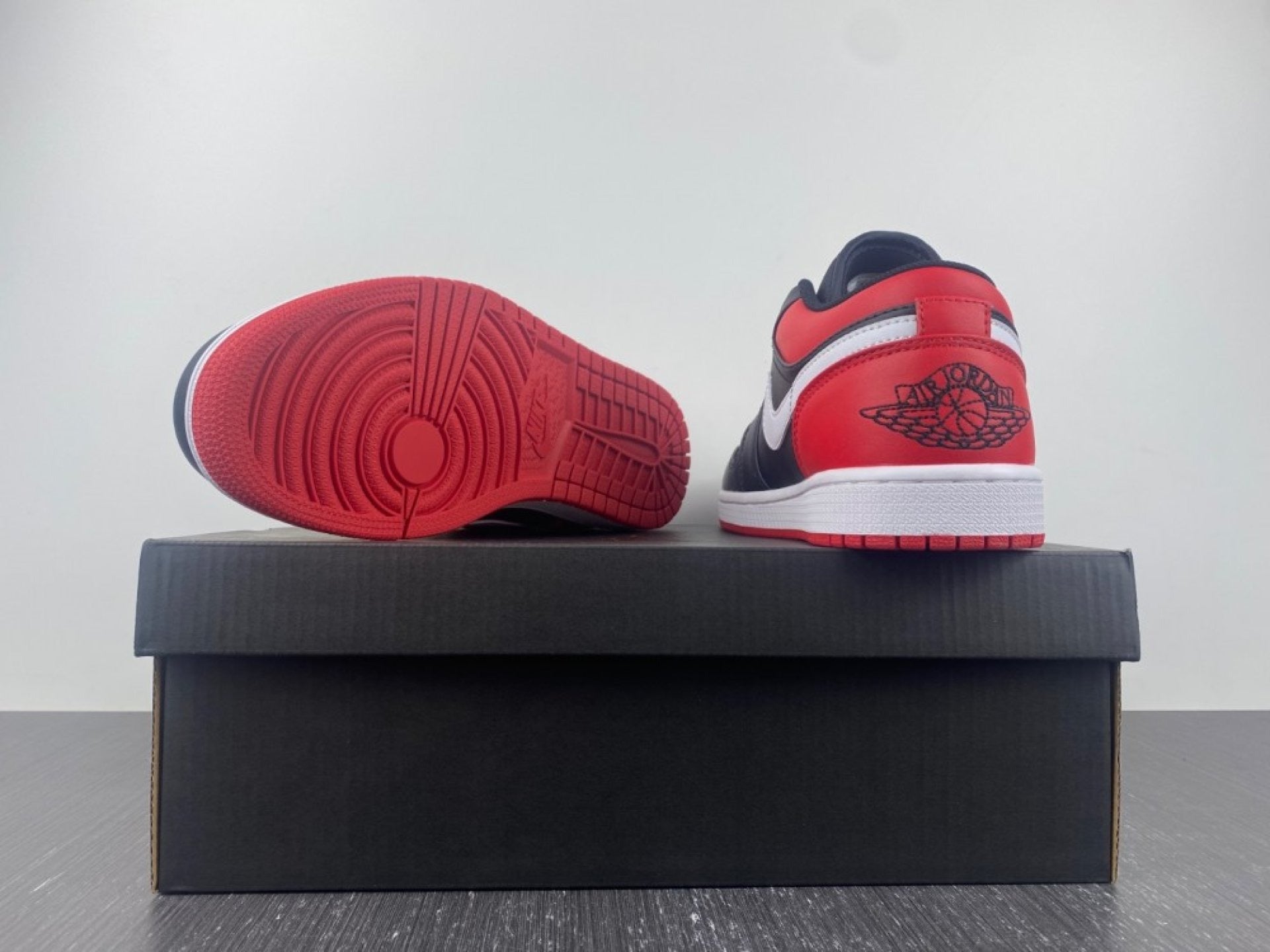 Air Jordan 1 Low Alternate Bred Toe
