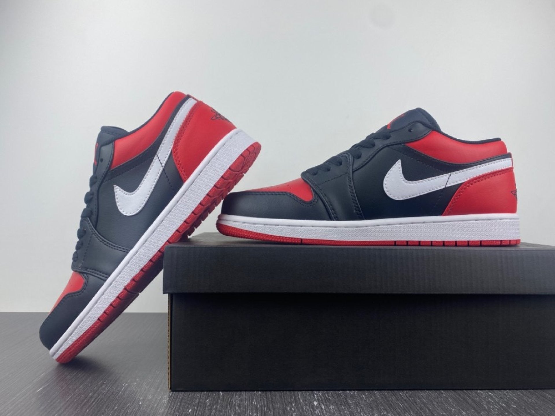 Air Jordan 1 Low Alternate Bred Toe
