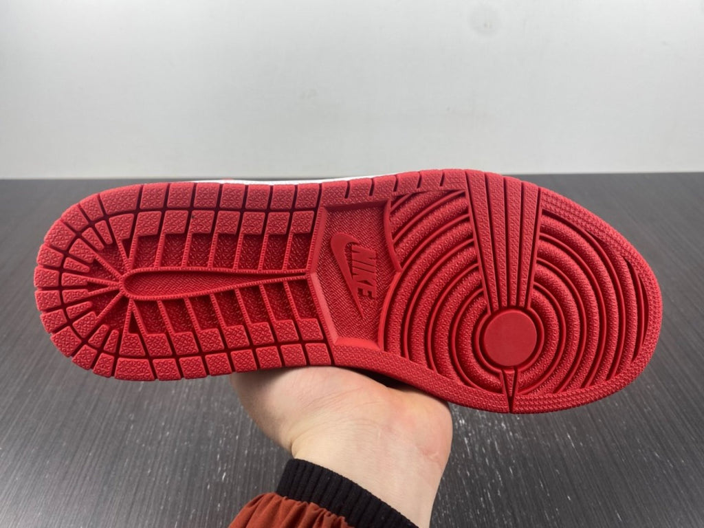 Air Jordan 1 Low Alternate Bred Toe