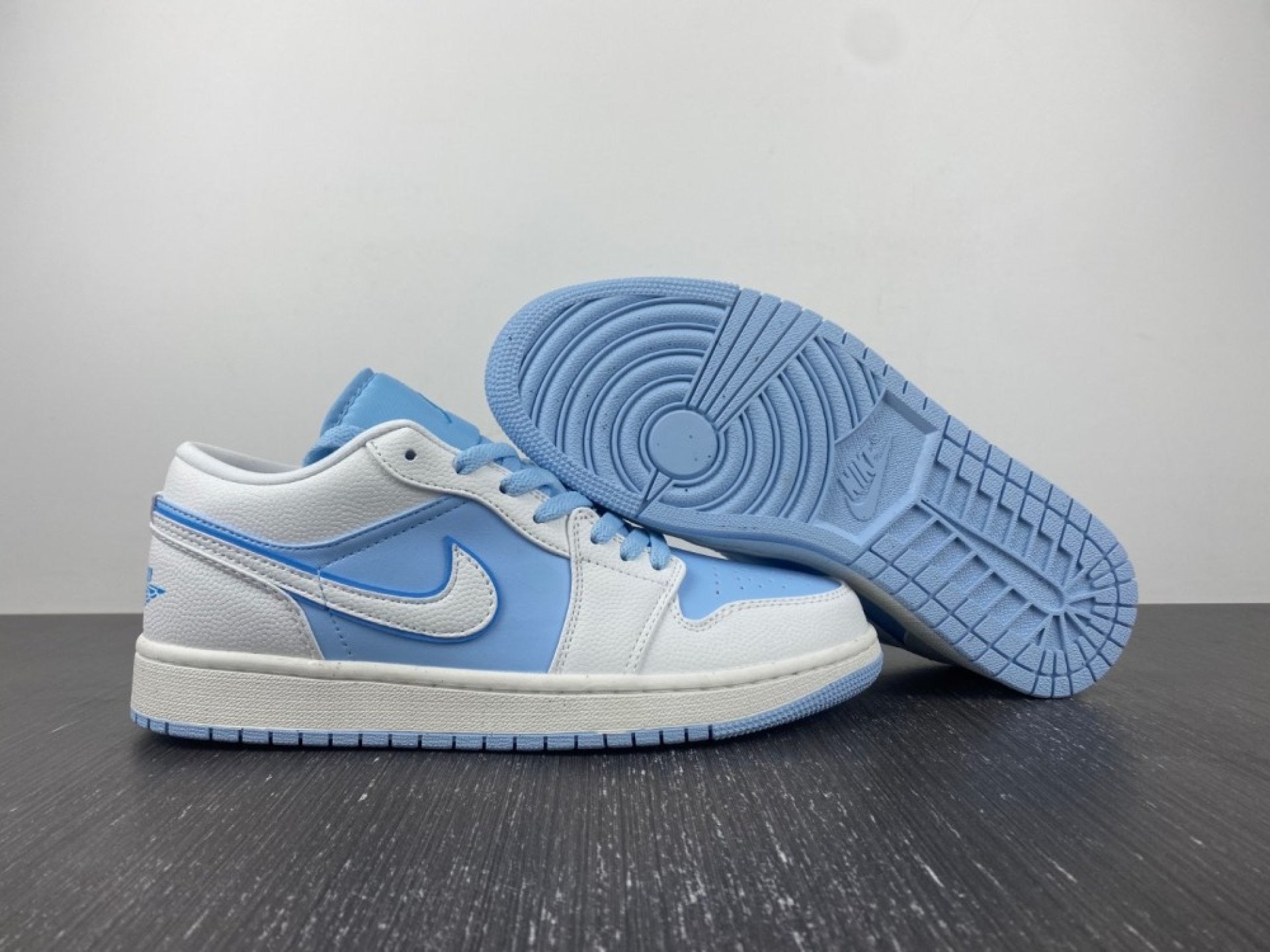 Air Jordan 1 Low SE Reverse Ice Blue