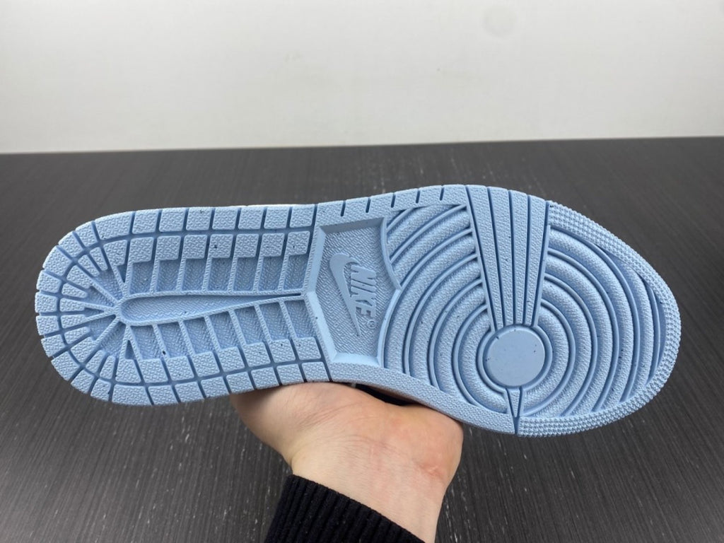 Air Jordan 1 Low SE Reverse Ice Blue