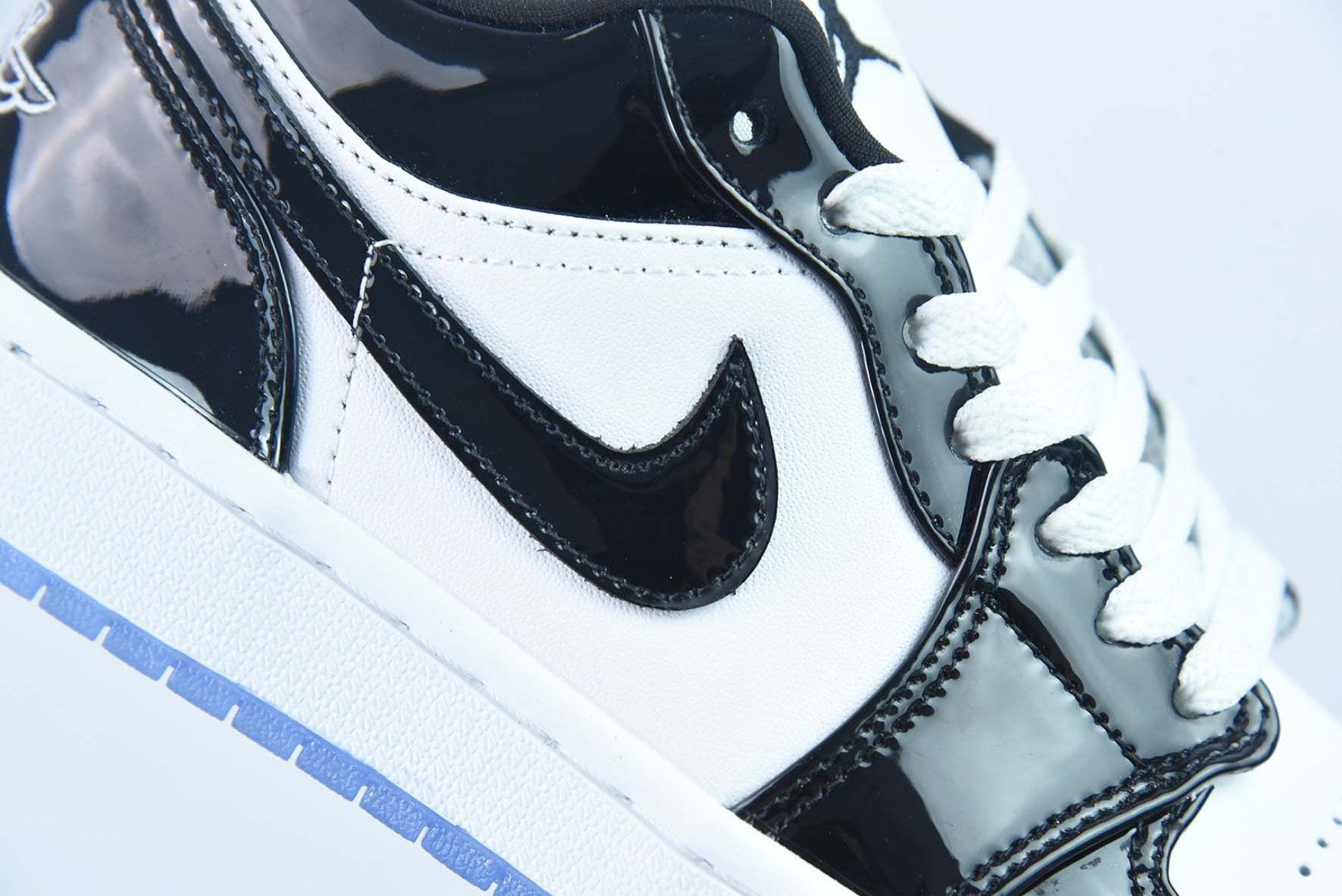 Air Jordan 1 Low SE Concord