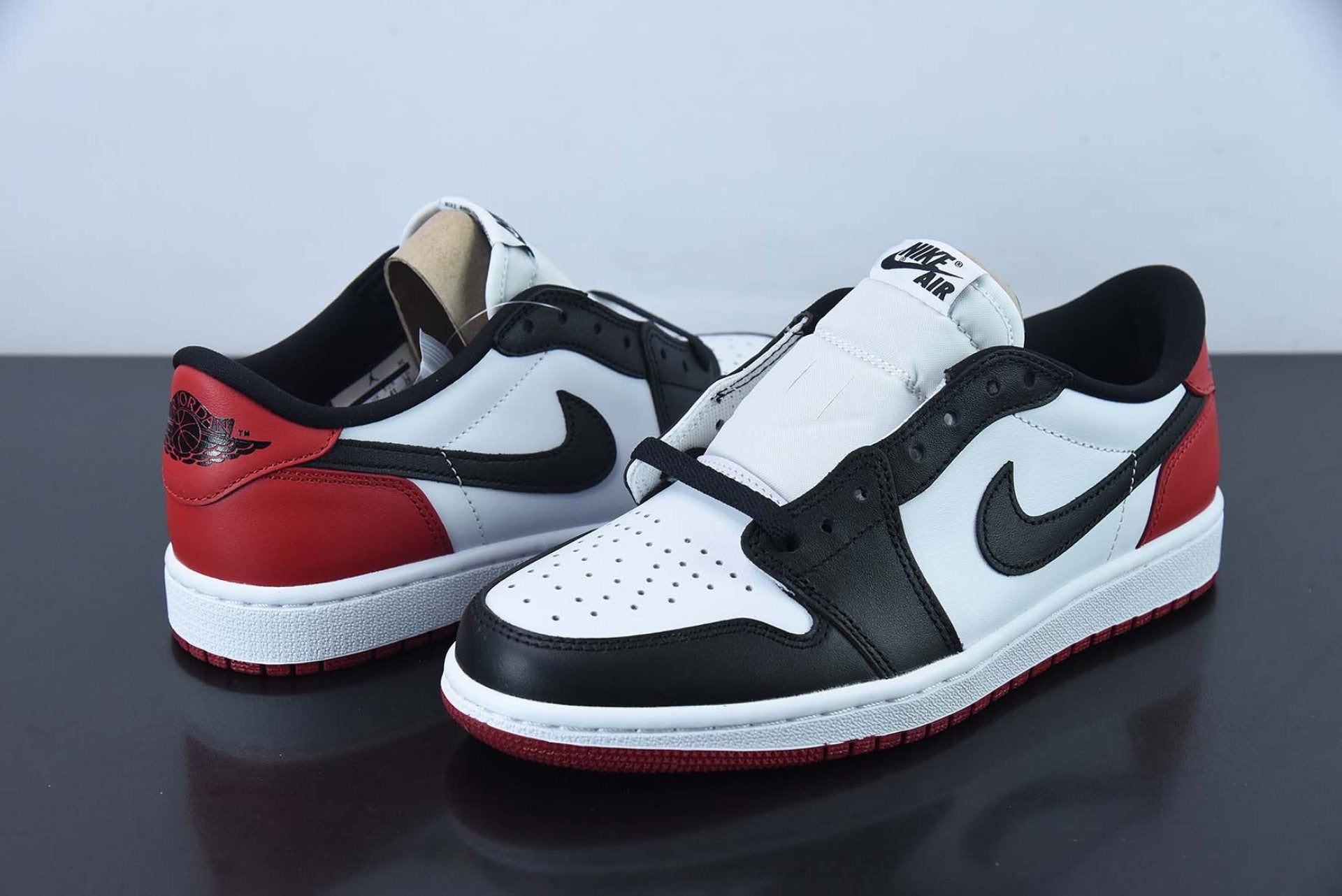 Air Jordan 1 Retro Low OG Black Toe