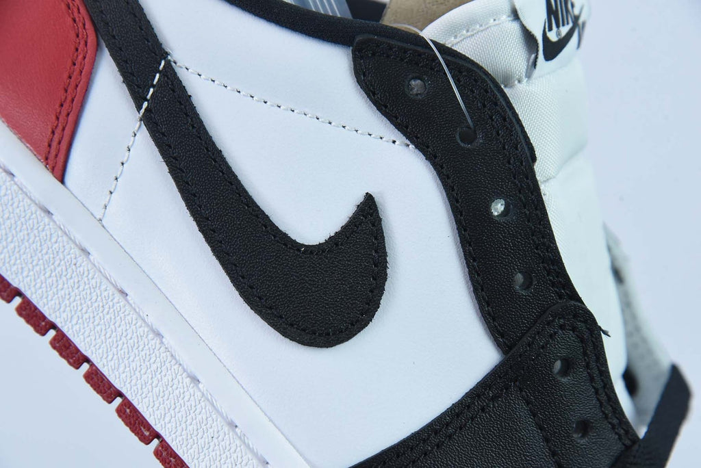 Air Jordan 1 Retro Low OG Black Toe