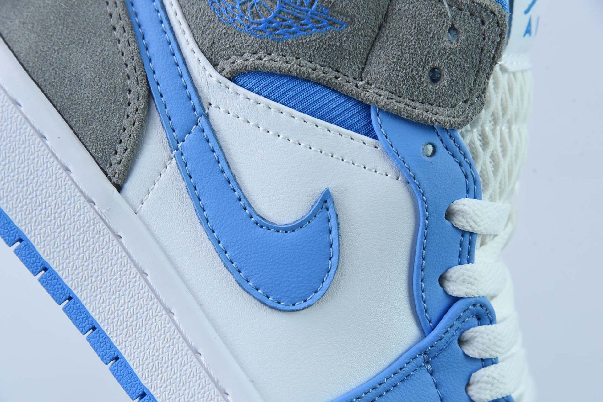 Air Jordan 1 Mid University Blue Grey