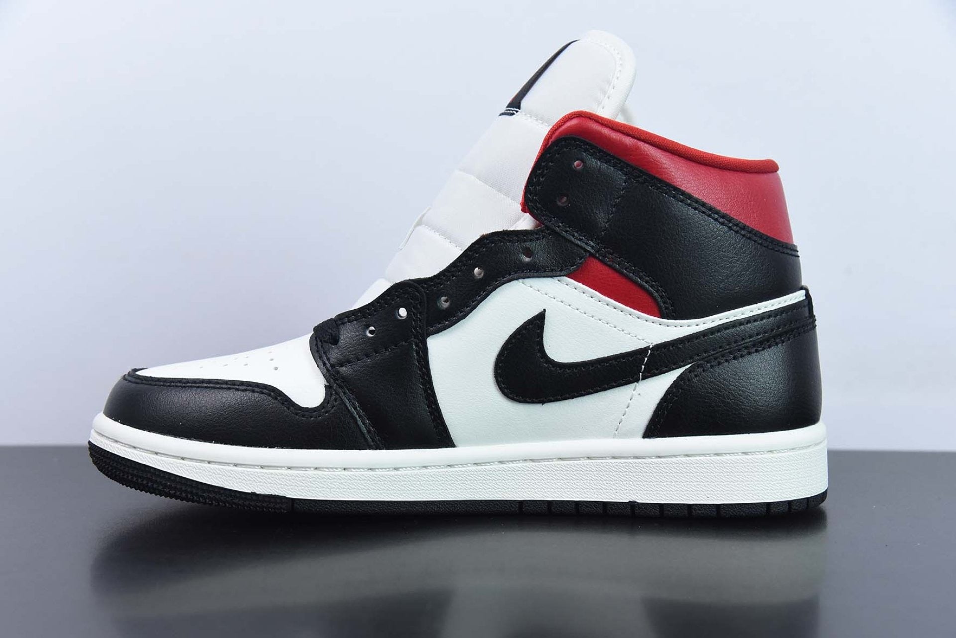 Air Jordan 1 Mid Gym Red Panda