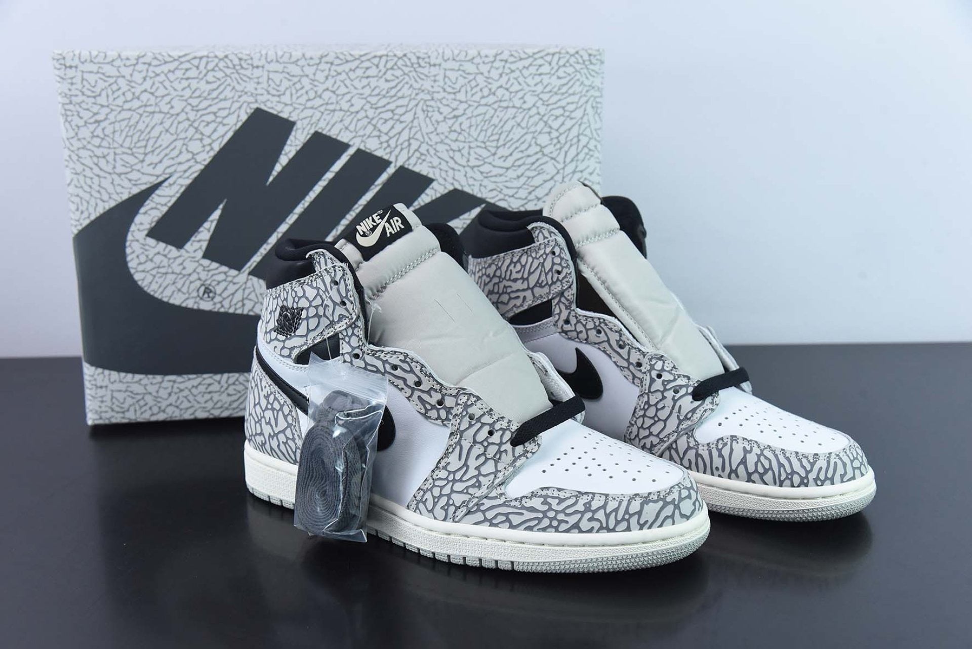 Air Jordan 1 Retro High OG White Cement