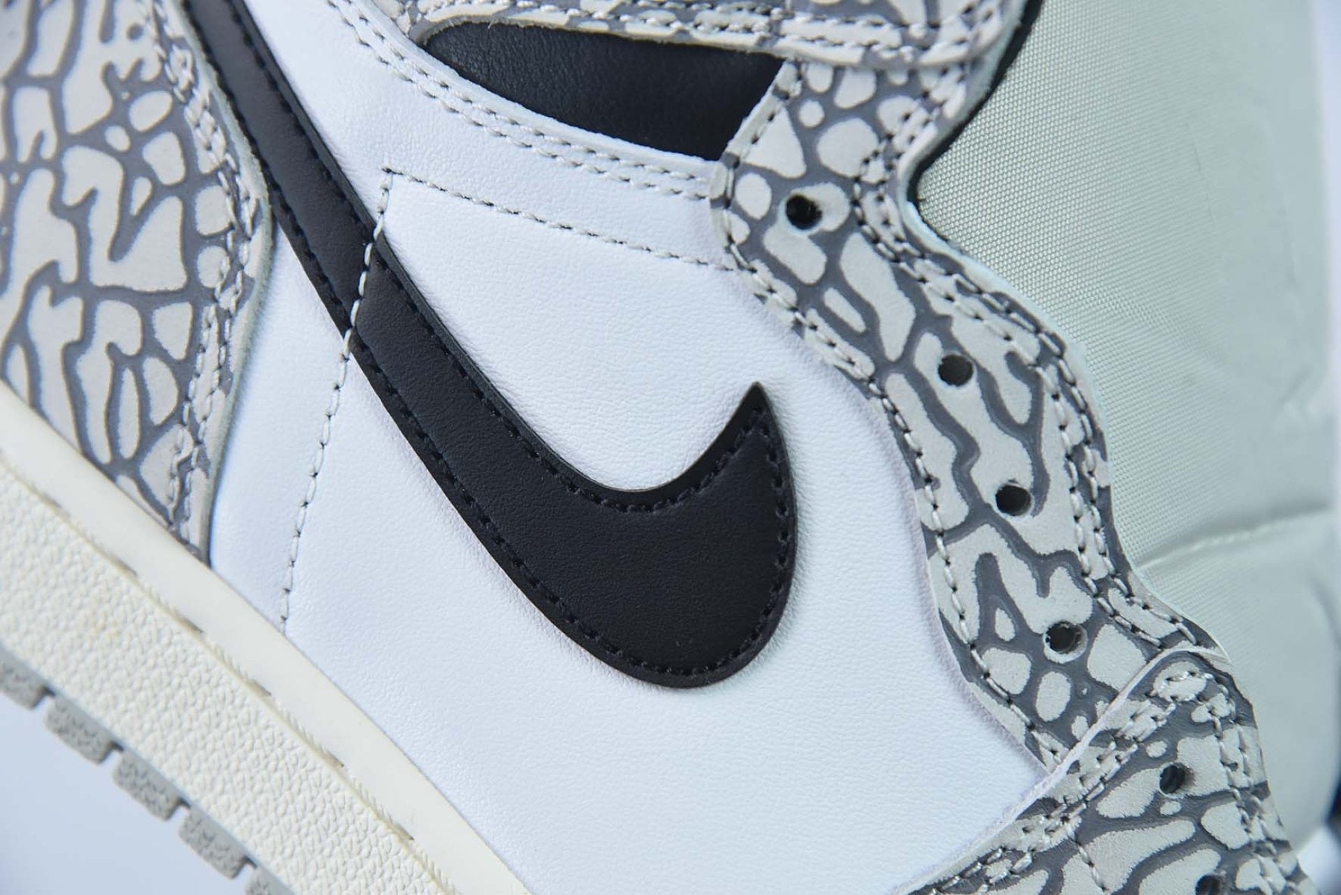 Air Jordan 1 Retro High OG White Cement