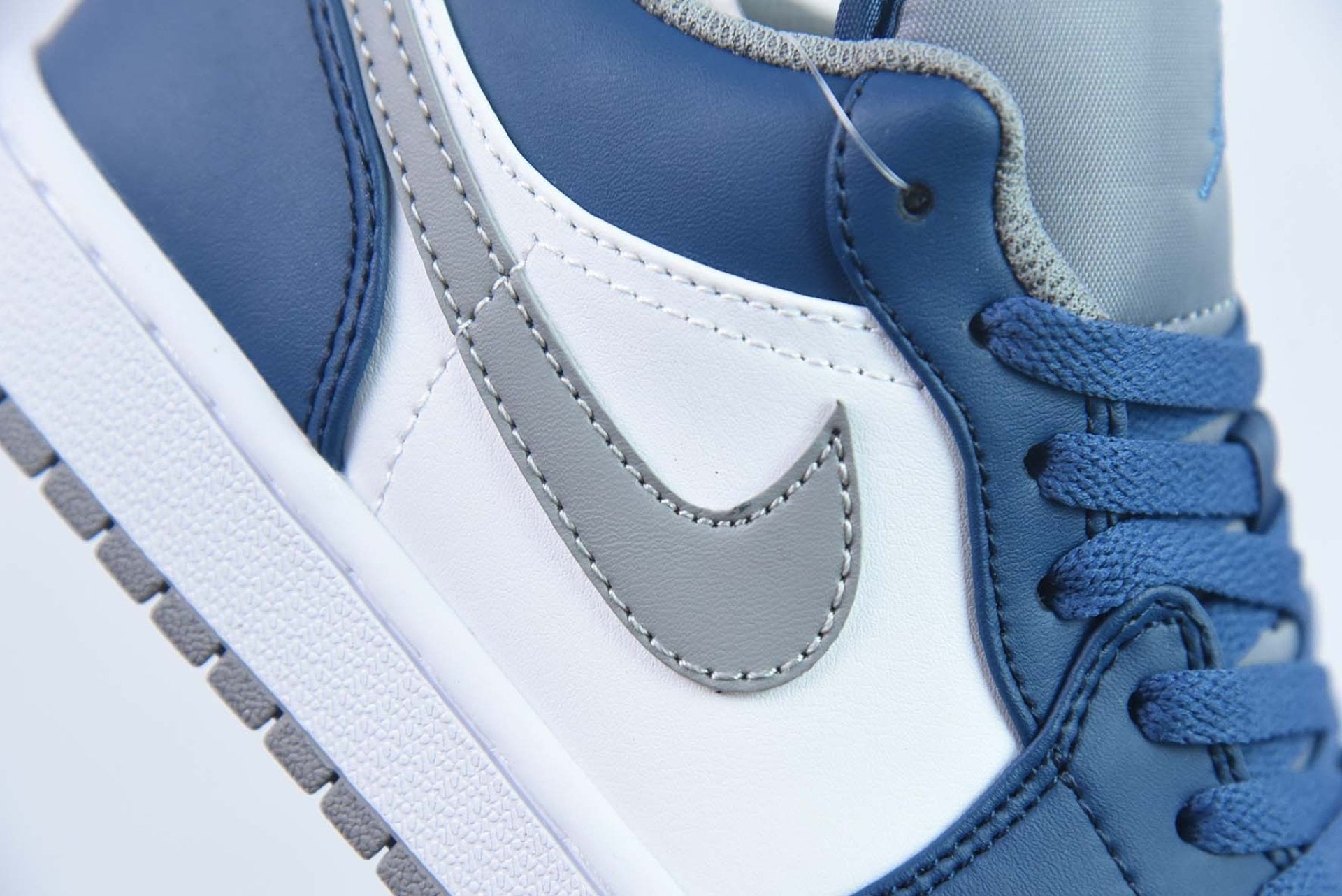 Air Jordan 1 Low True Blue