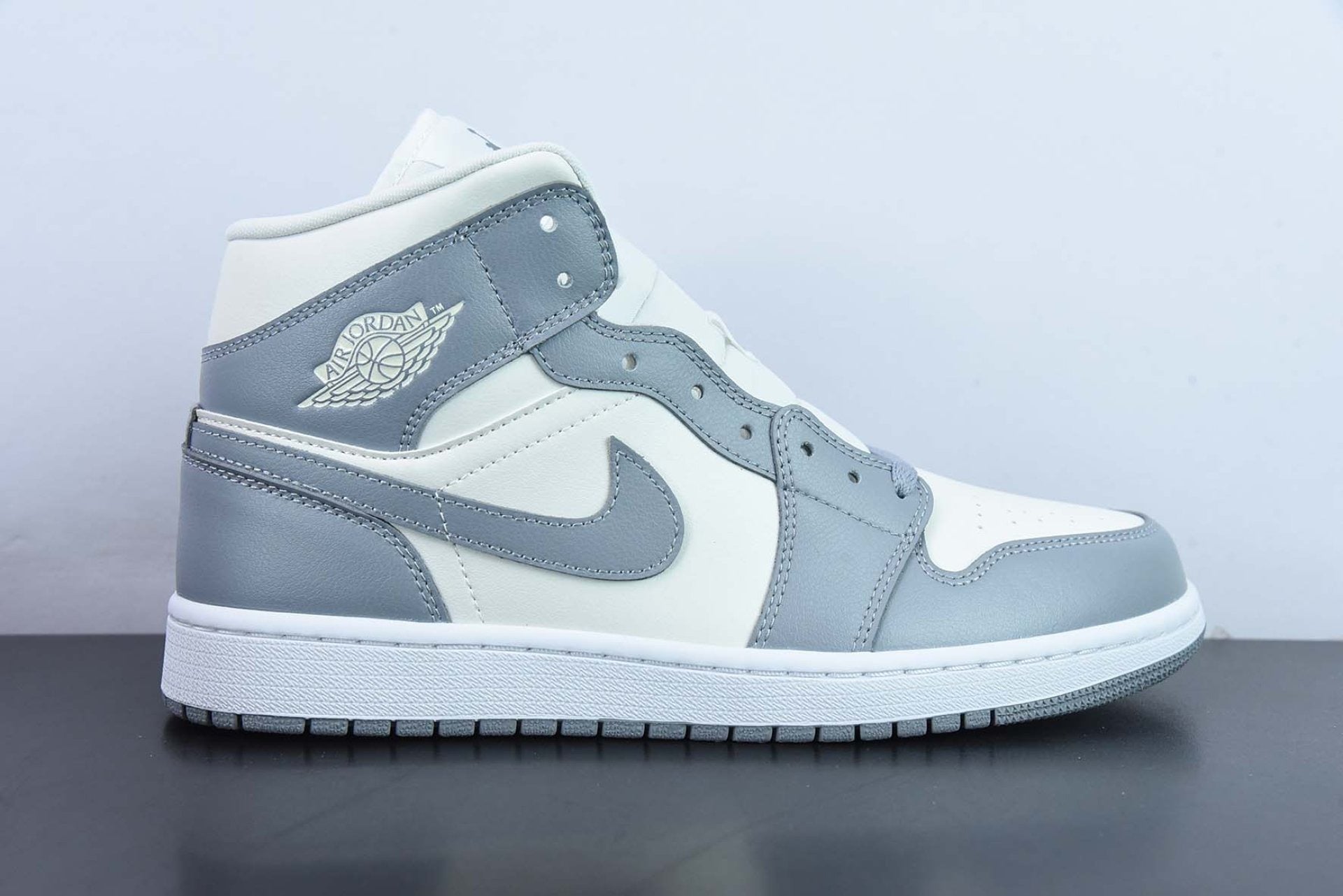 Air Jordan 1 Mid Stealth