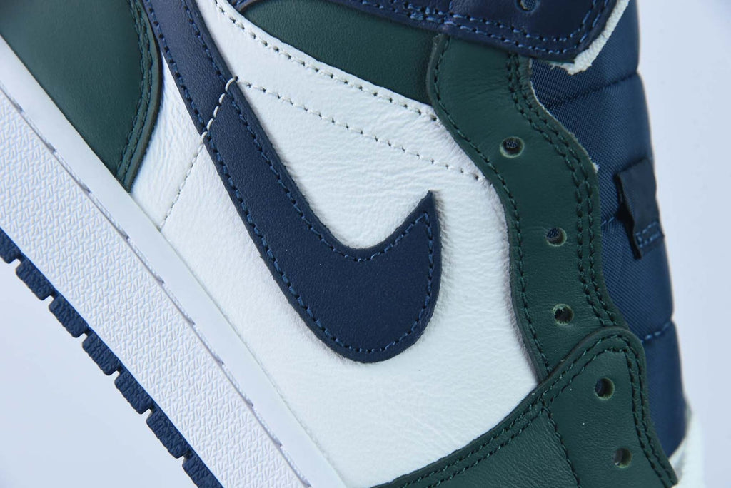 Air Jordan 1 Mid SE Seahawks
