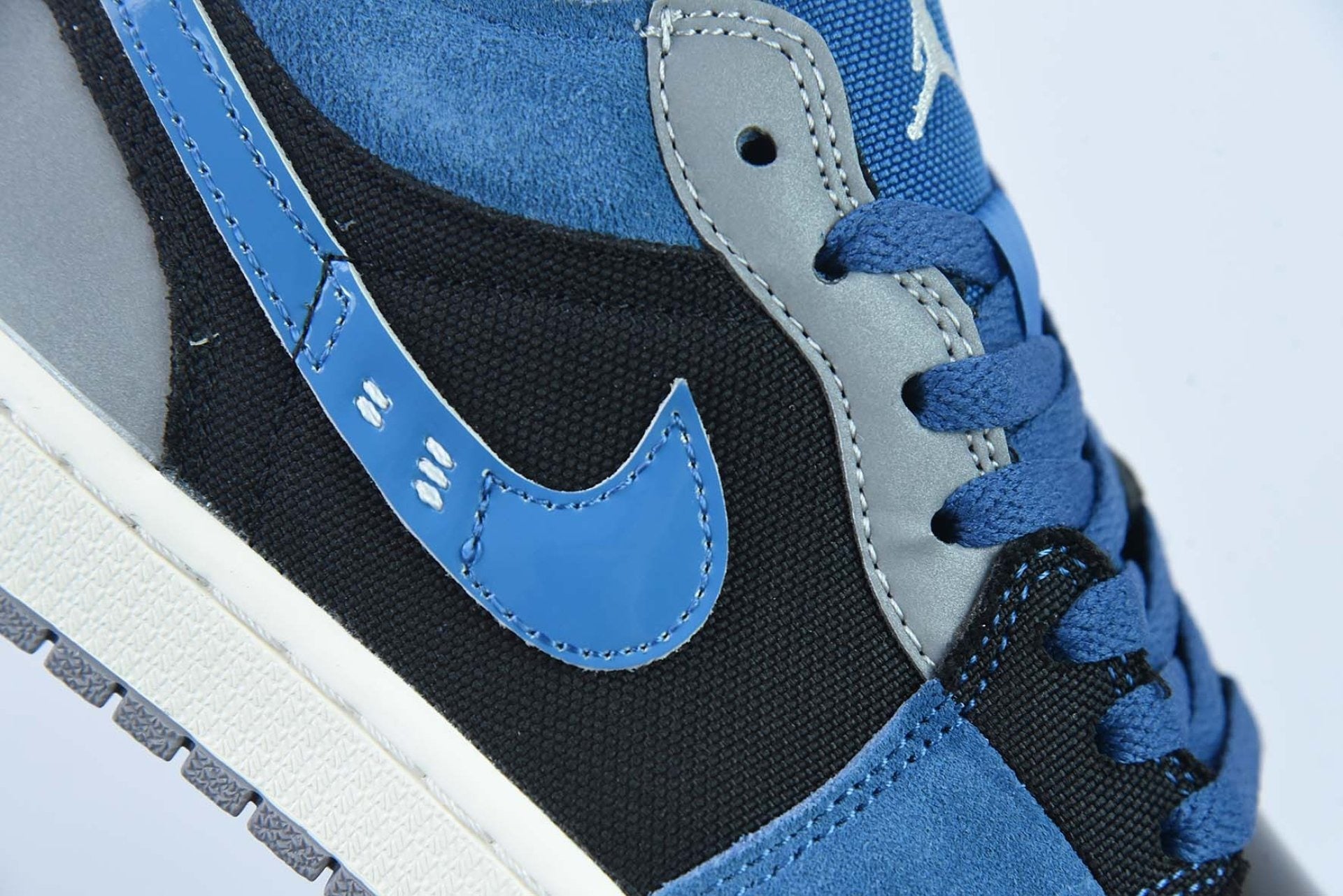 Jordan 1 Low SE Craft Obsidian French Blue Ashen Slate White