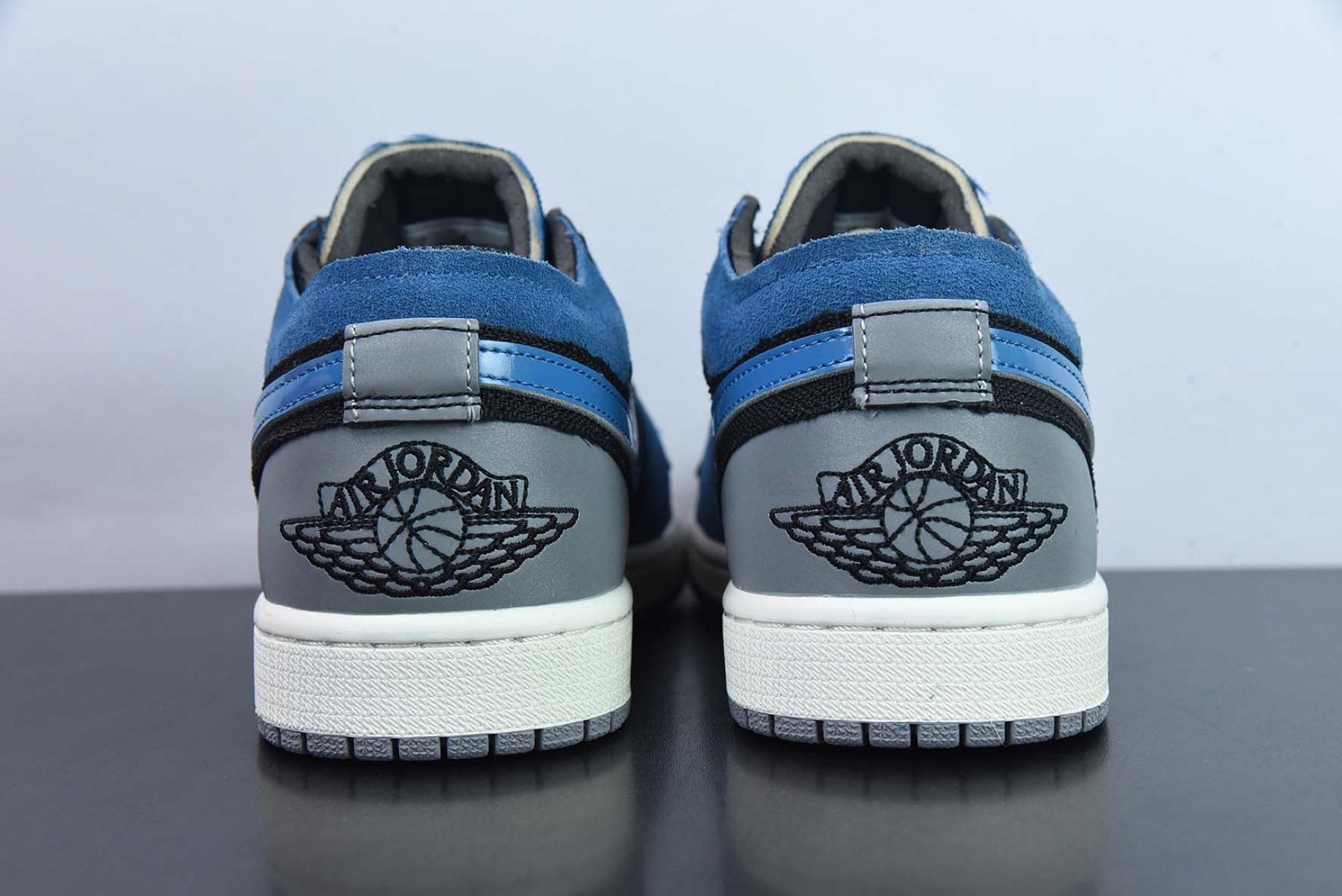 Jordan 1 Low SE Craft Obsidian French Blue Ashen Slate White
