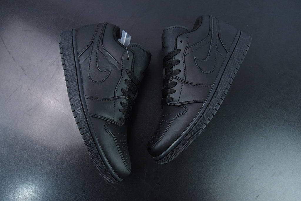 Air Jordan 1 Low Triple Black