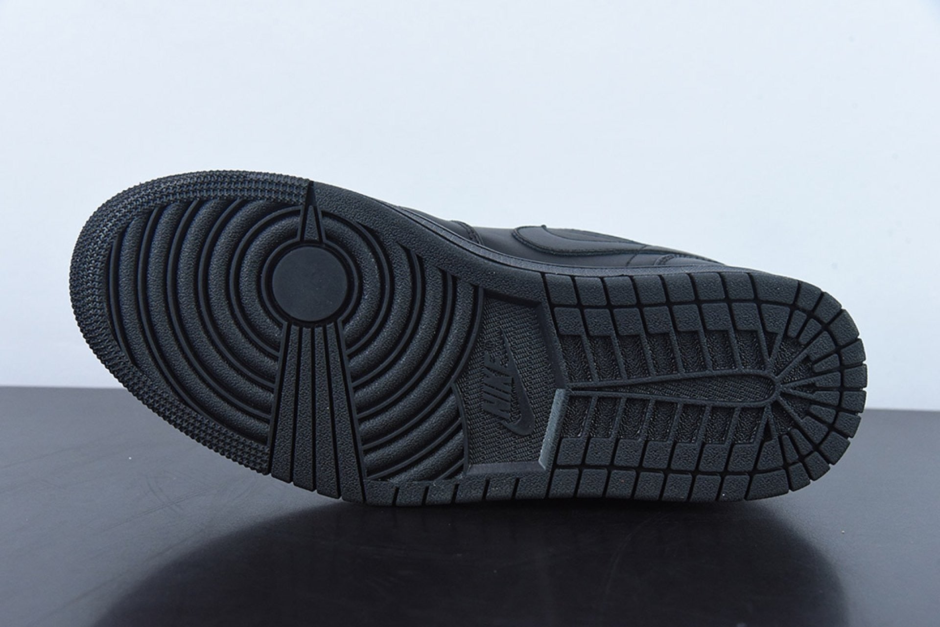 Air Jordan 1 Low Triple Black