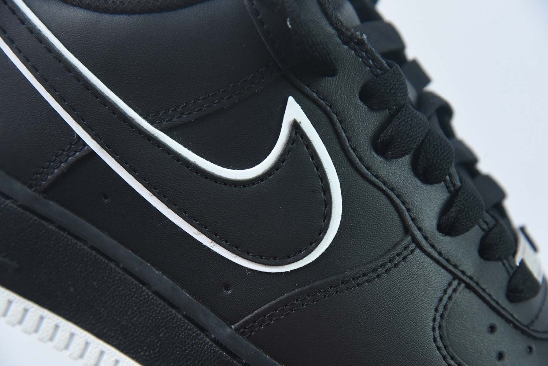Air Force 1 Low 07 Black White Sole