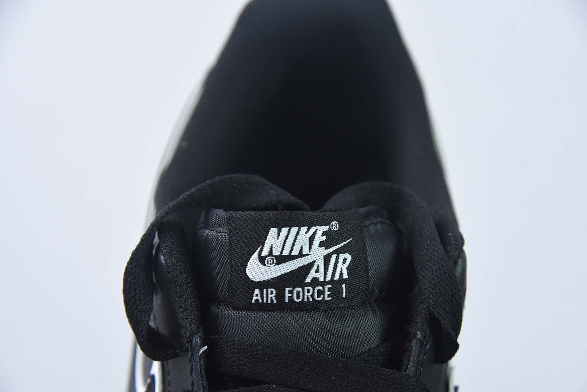 Air Force 1 Low 07 Black White Sole