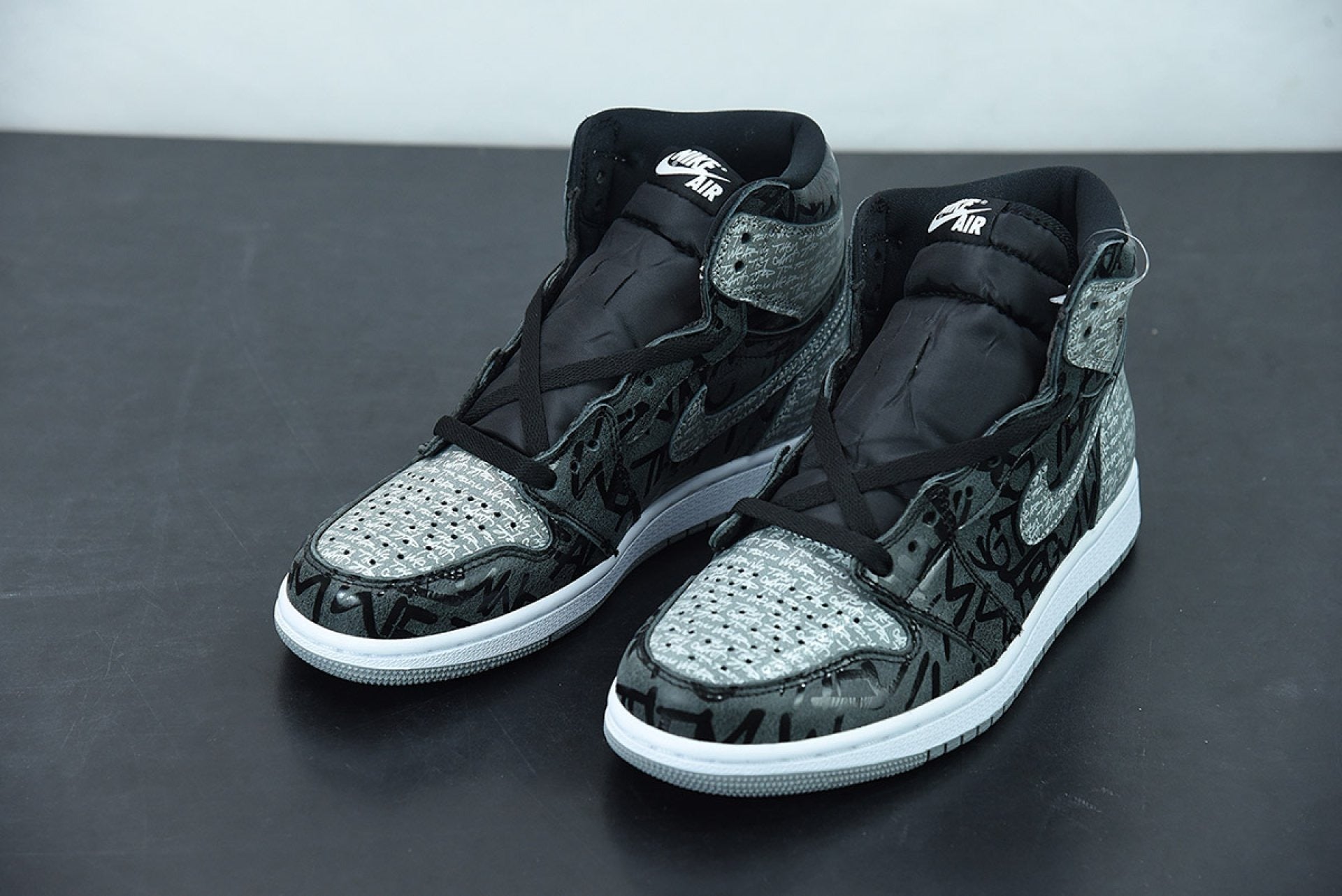 Air Jordan 1 Retro High OG Rebellionaire