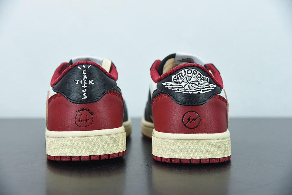 Dunks Low “Chicago Red” Custom SB Travis Scott OG