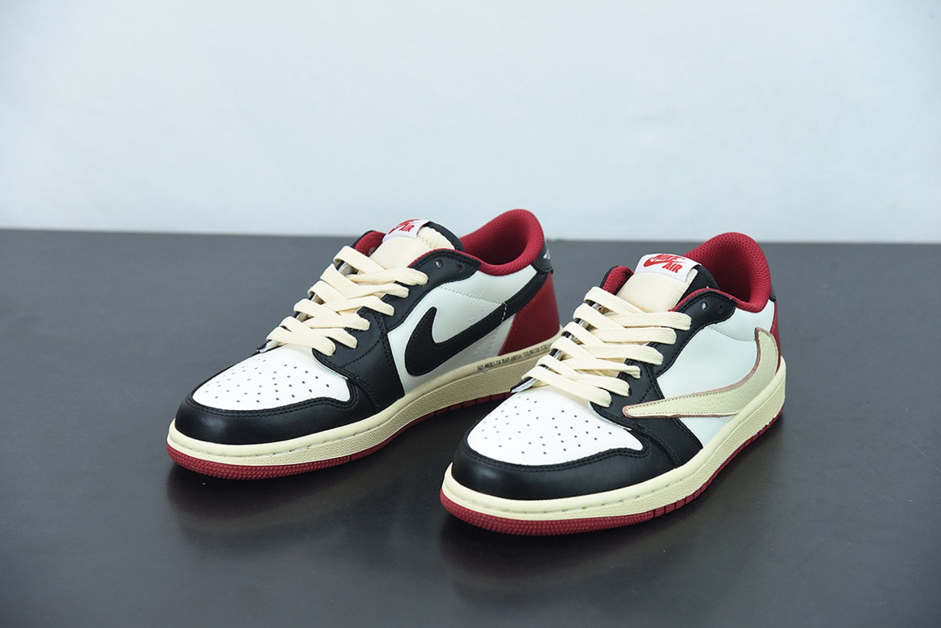 Dunks Low “Chicago Red” Custom SB Travis Scott OG
