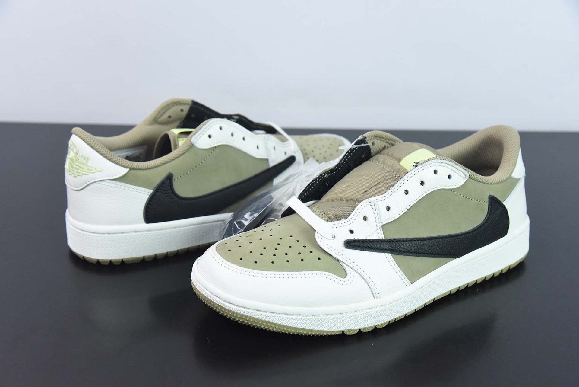 Air Jordan 1 Retro Low Golf Travis Scott Neutral Olive