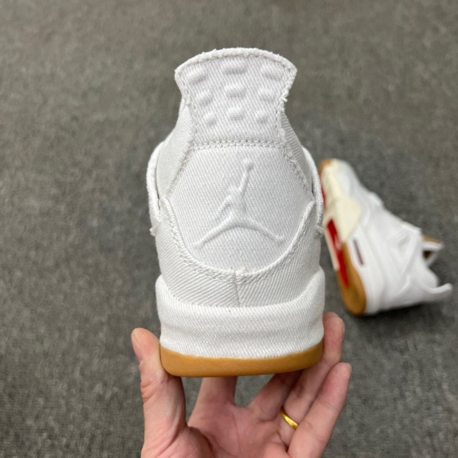 Air Jordan 4 Retro Levi's White