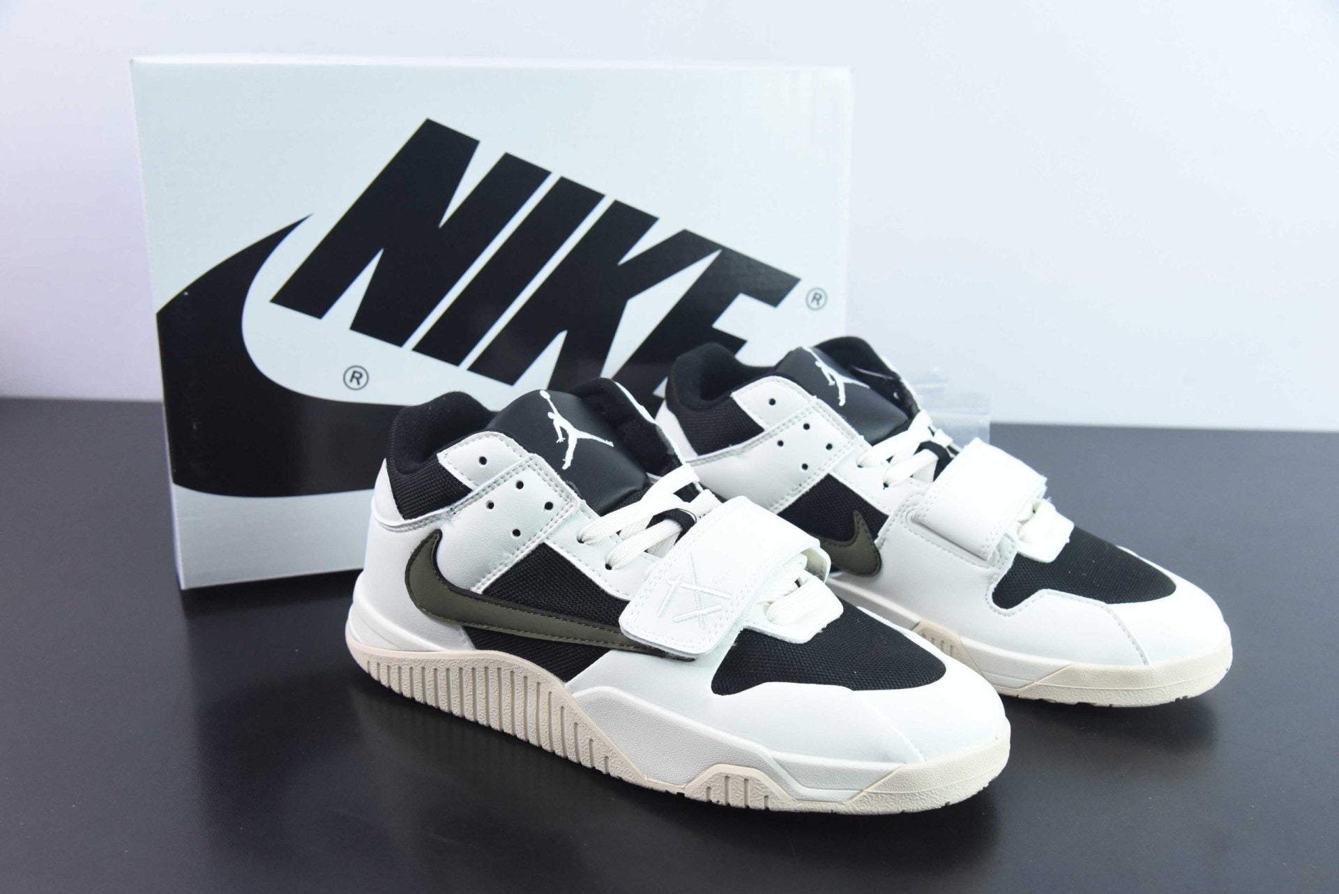 Jordan Jumpman Jack TR Black White