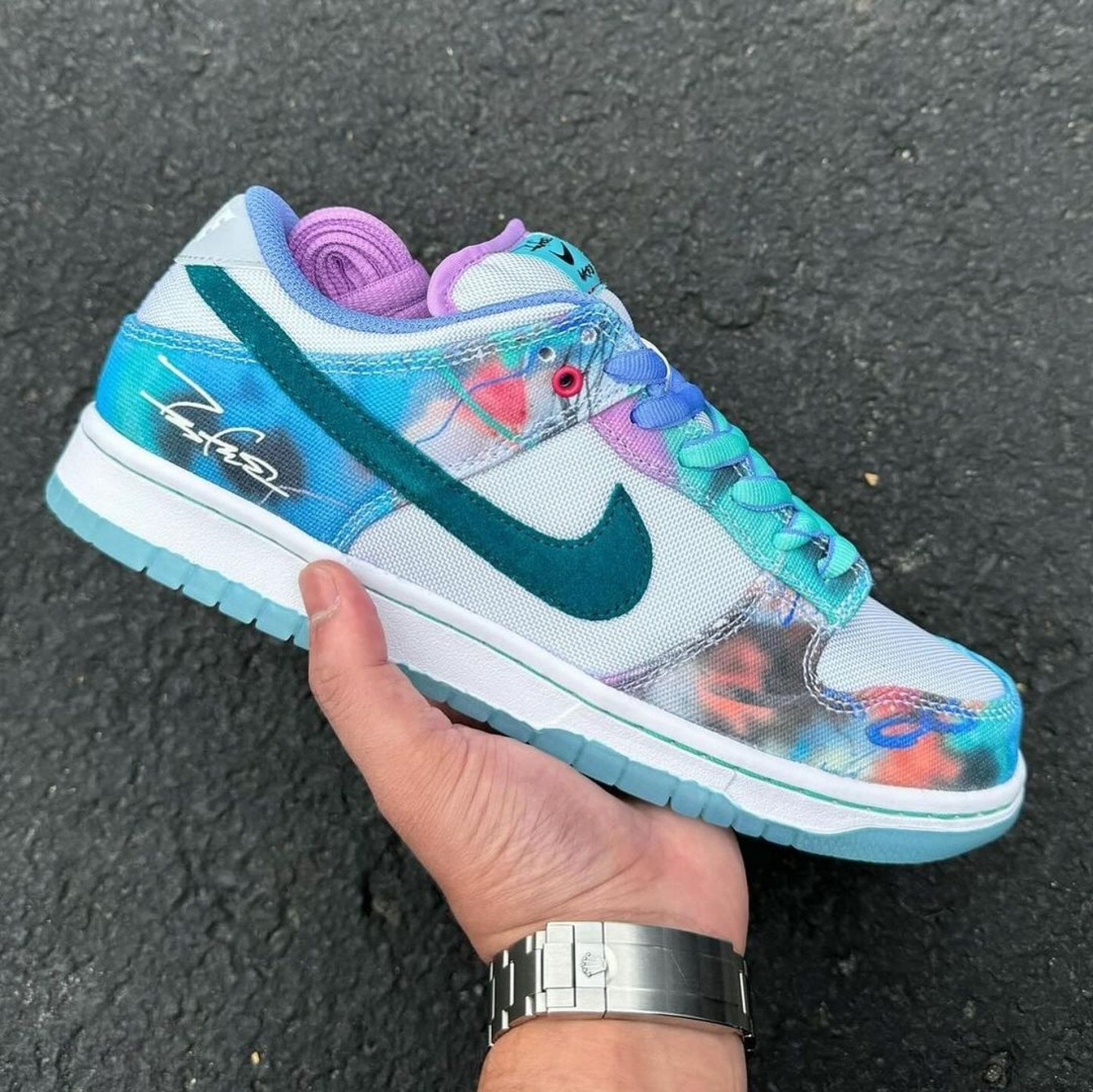 Futura Laboratories x Nike SB Dunk Low