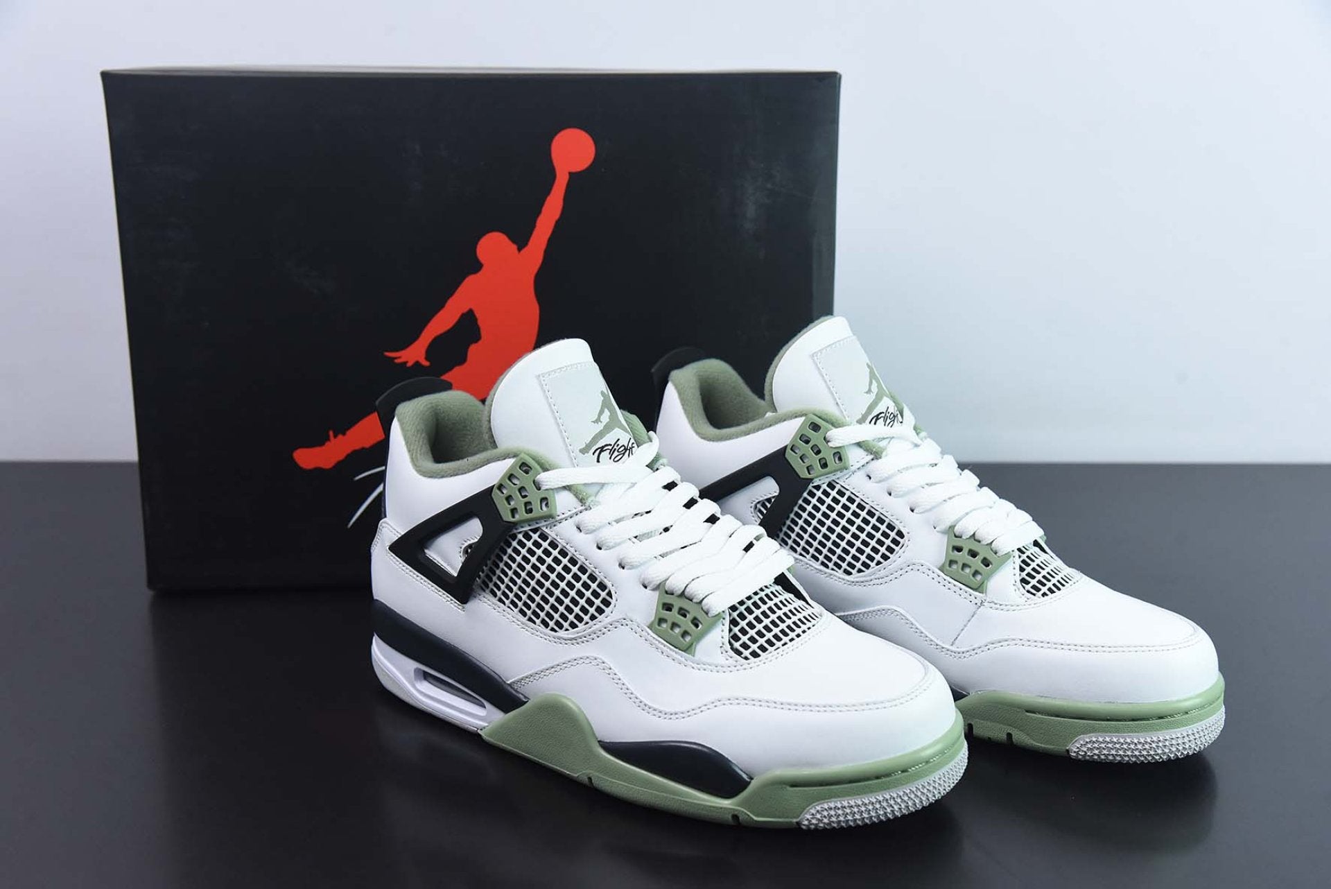 Air Jordan 4 Retro Seafoam