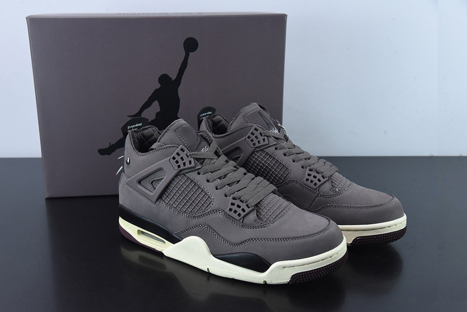 Air Jordan 4 Retro A Ma Maniére Violet Ore