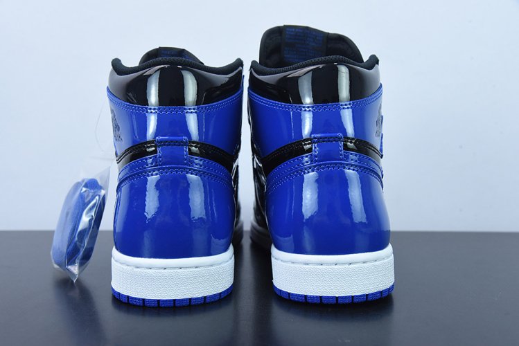 Air Jordan 1 High OG “Patent Royal”