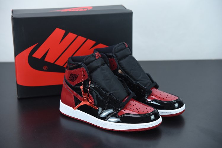 Air Jordan 1 Retro High OG Patent Bred