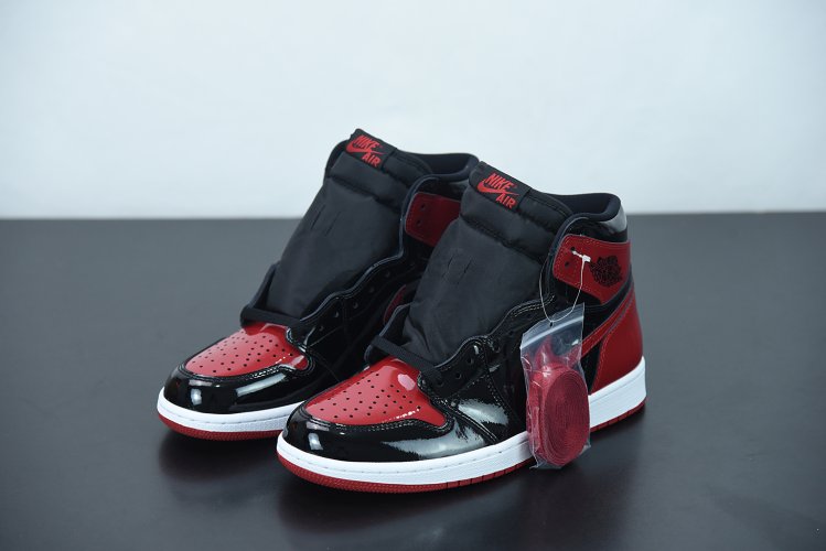 Air Jordan 1 Retro High OG Patent Bred