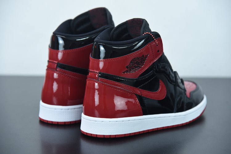 Air Jordan 1 Retro High OG Patent Bred